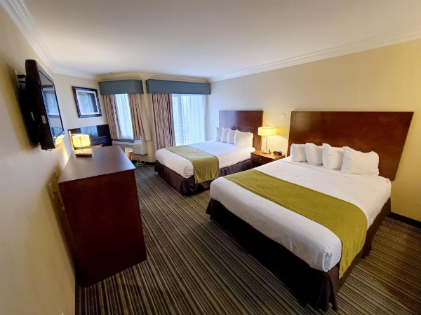 HUNTINGTON BEACH INN image 24