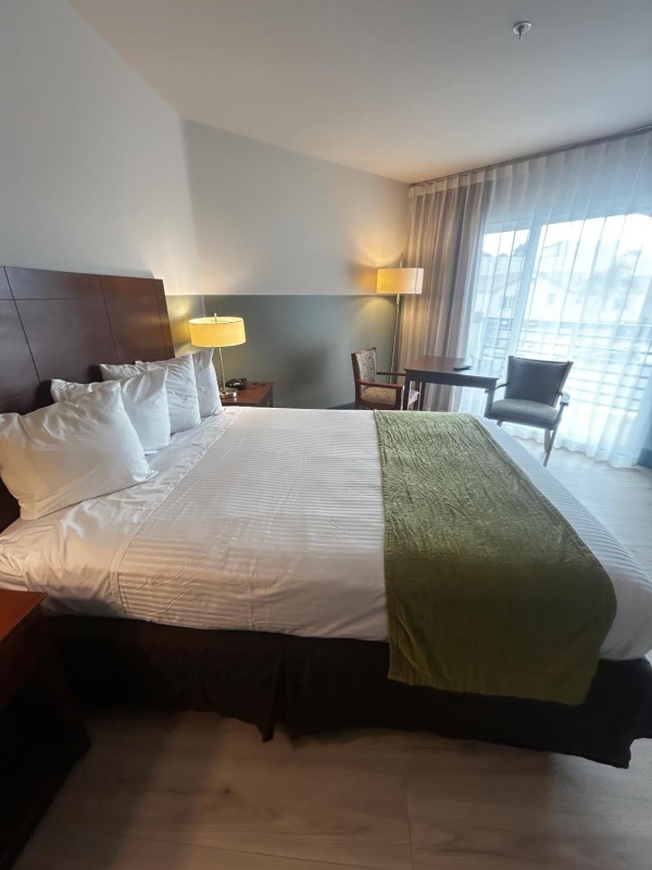 HUNTINGTON BEACH INN image 7